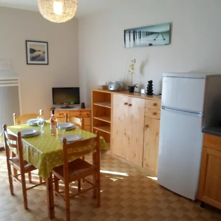 Apartment Confortable Proche Thermes Avec Balcons Et Climatisation A - Fr-1-503-3 Balaruc-les-Bains